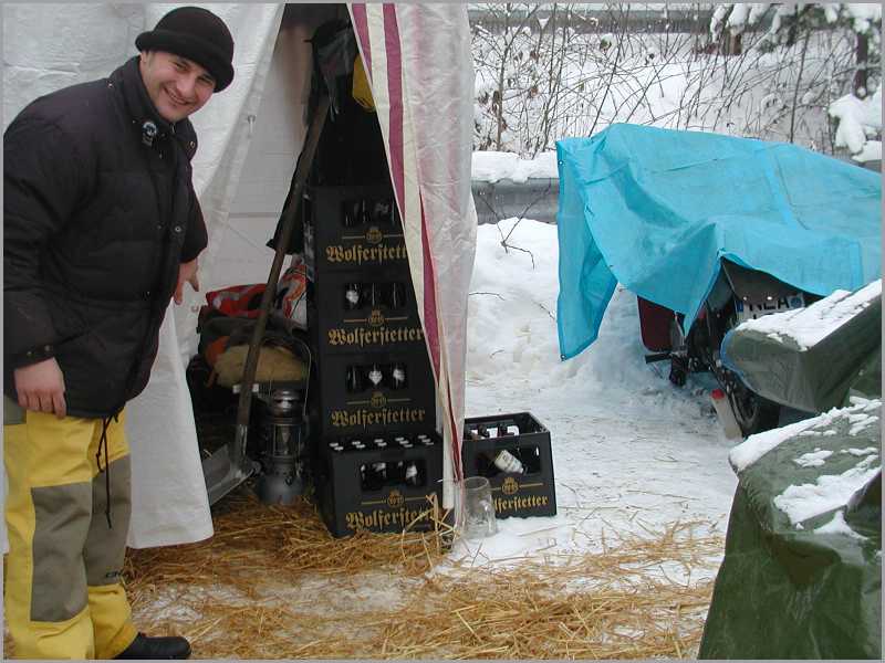 Leggera scorta di birra in questa tenda