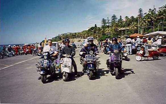 Eccoci sul piazzale del raduno di SanRemo. Da sinistra : Andrea, Cristian, Fausto, Marco